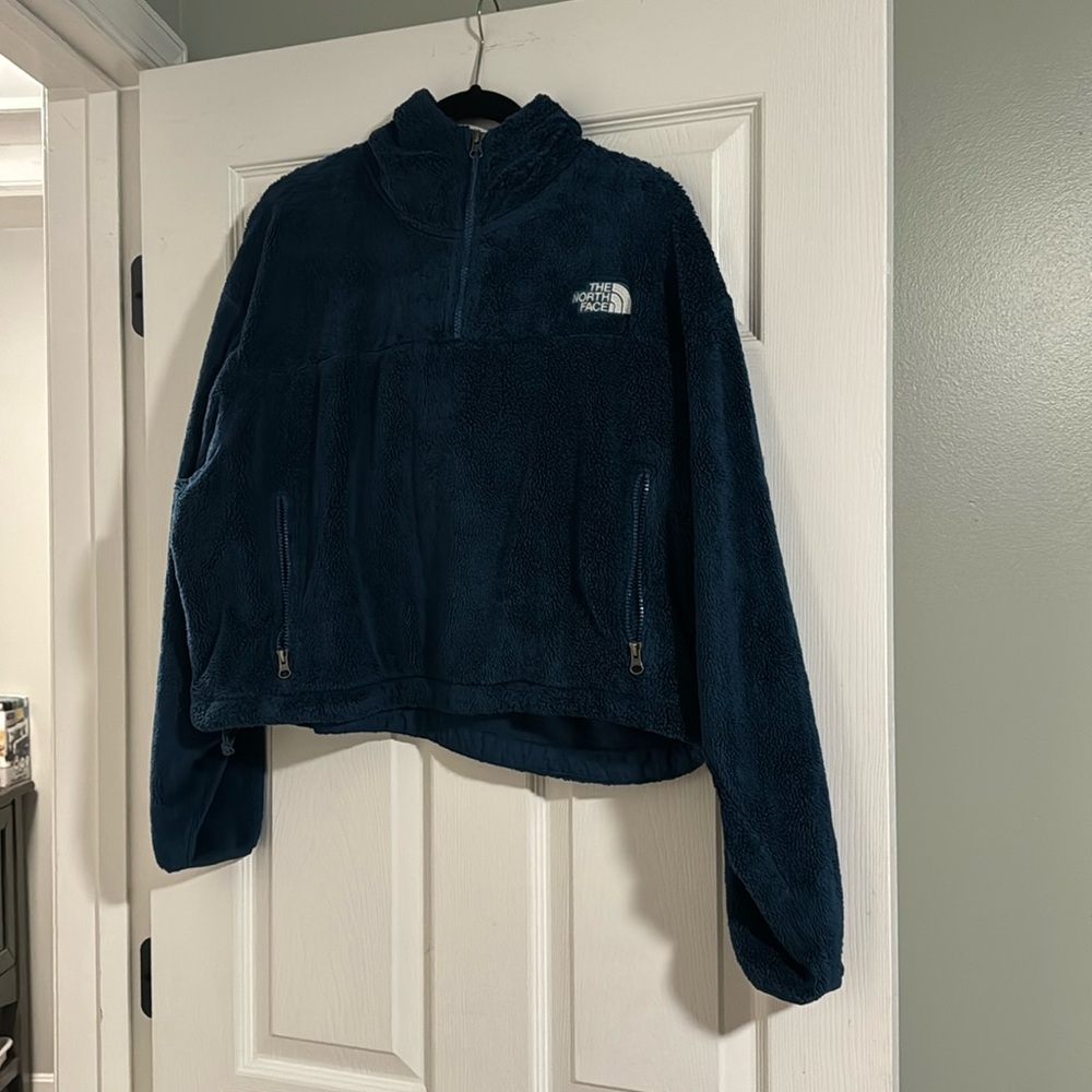 Women’s crop top sweater
